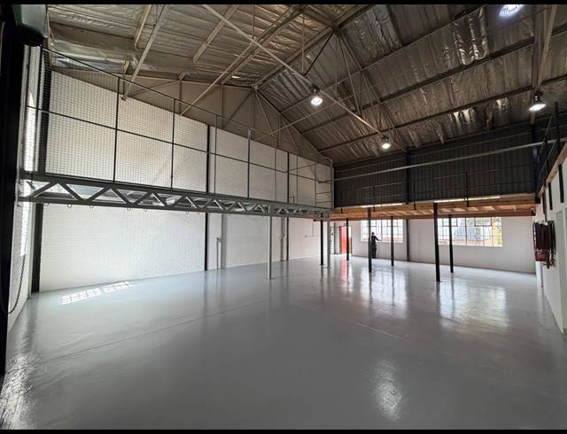 350M² WAREHOUSE TO LET IN HALFWAY HOUSE